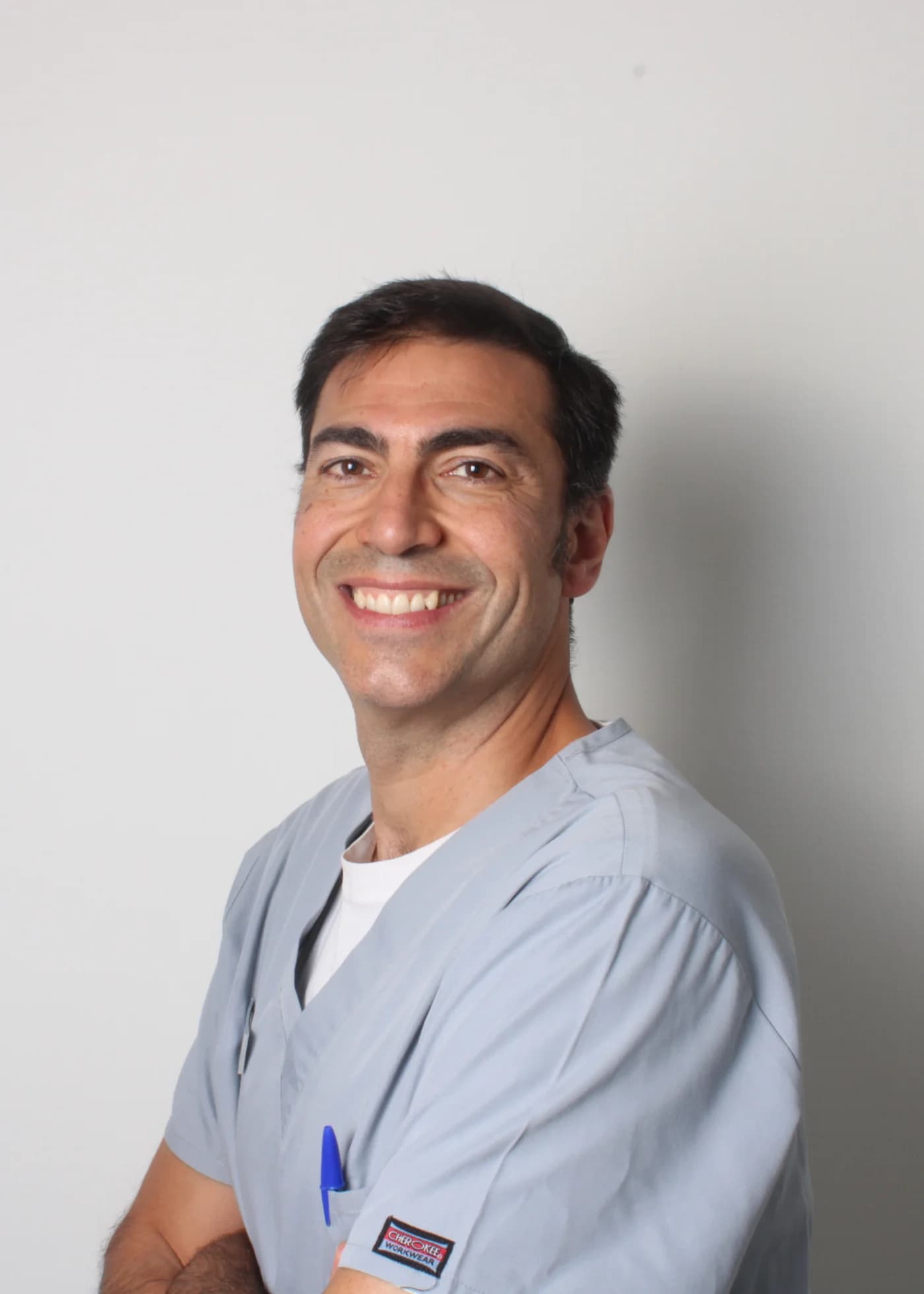 Dr. Vicente Páez, Especialista en Cirugía e Implantología en Mesena Dental